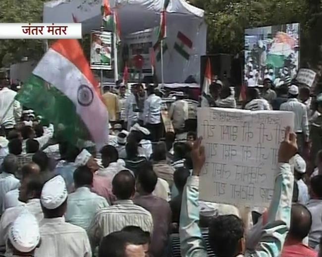 जंतर मंतर पर अन्‍ना का अनशन | हर दिल में अन्ना