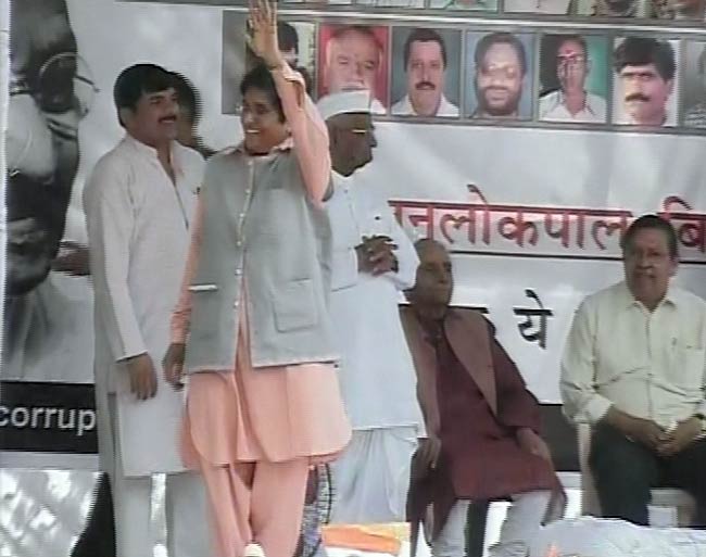 जंतर मंतर पर अन्‍ना का अनशन | हर दिल में अन्ना