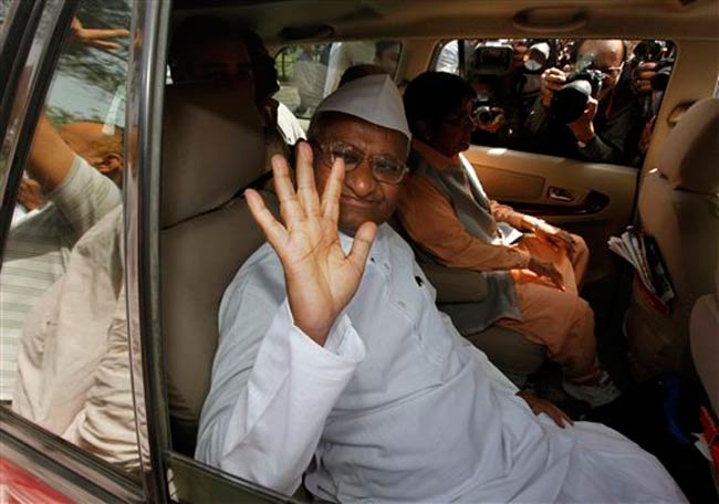 जंतर मंतर पर अन्‍ना का अनशन | हर दिल में अन्ना