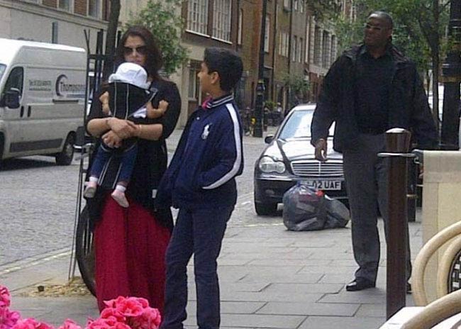 ट्विटर के जरिए सितारों का पब्लिक 'कनेक्शन' | सविता भाभी