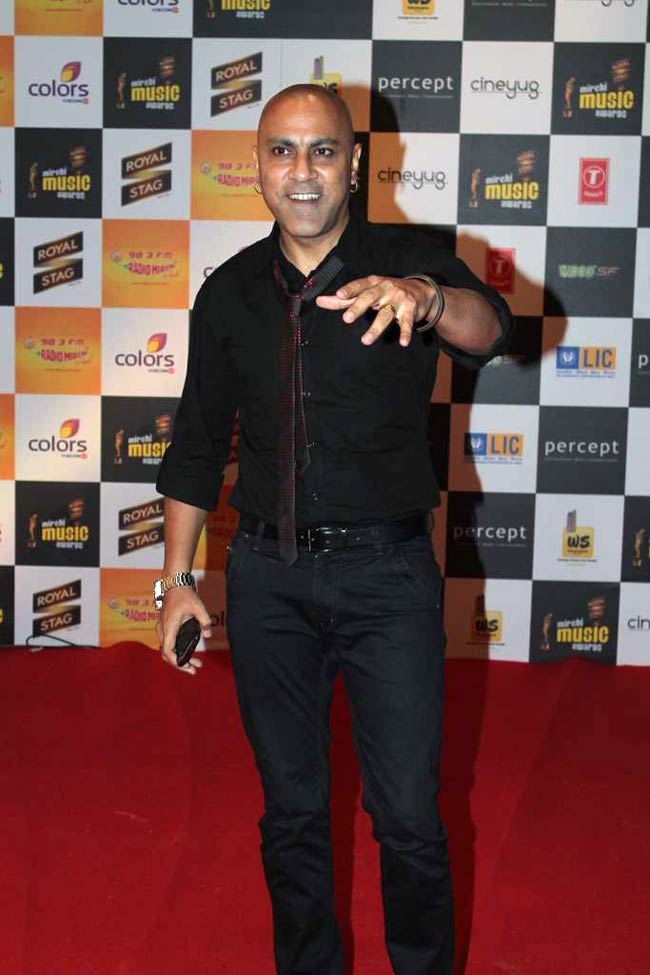 मिर्ची अवार्ड 2012 में ग्लैमर का तड़का | राखी सावंत के ढेरों रूप