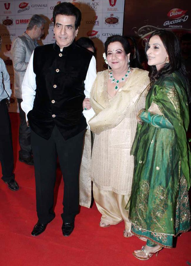 बालाजी अवार्ड समारोह में सितारों का मेला | सितारों की मस्‍ती