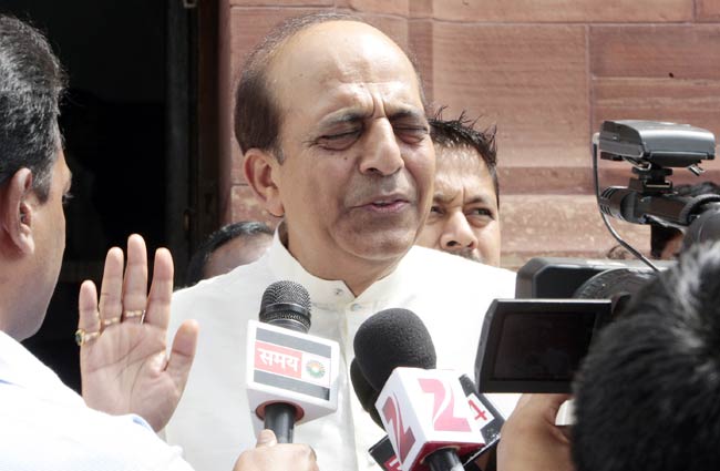 तस्वीरों में जानिए रेल मंत्री दिनेश त्रिवेदी को