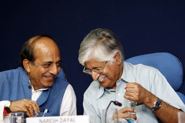 तस्वीरों में जानिए रेल मंत्री दिनेश त्रिवेदी को