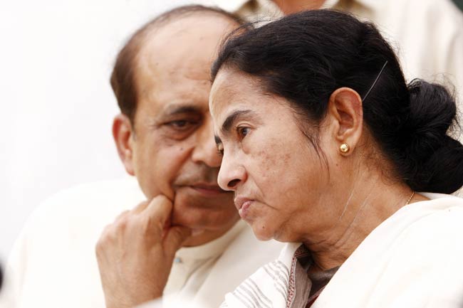 तस्वीरों में जानिए रेल मंत्री दिनेश त्रिवेदी को