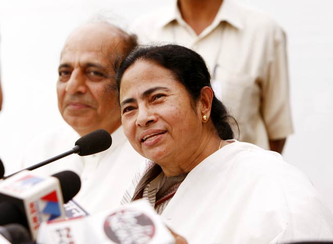 तस्वीरों में जानिए रेल मंत्री दिनेश त्रिवेदी को