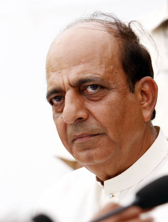 तस्वीरों में जानिए रेल मंत्री दिनेश त्रिवेदी को