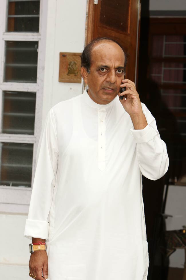 तस्वीरों में जानिए रेल मंत्री दिनेश त्रिवेदी को