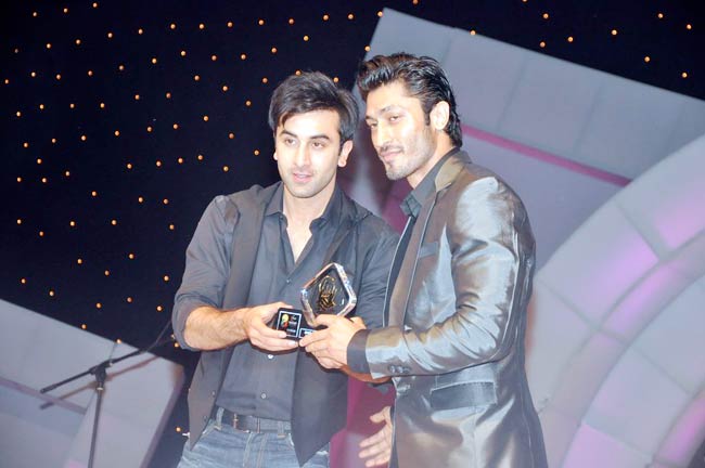 फिक्‍की फ्रेम्‍स अवार्ड के शाम की रंगीनियां | विद्या की अदायें