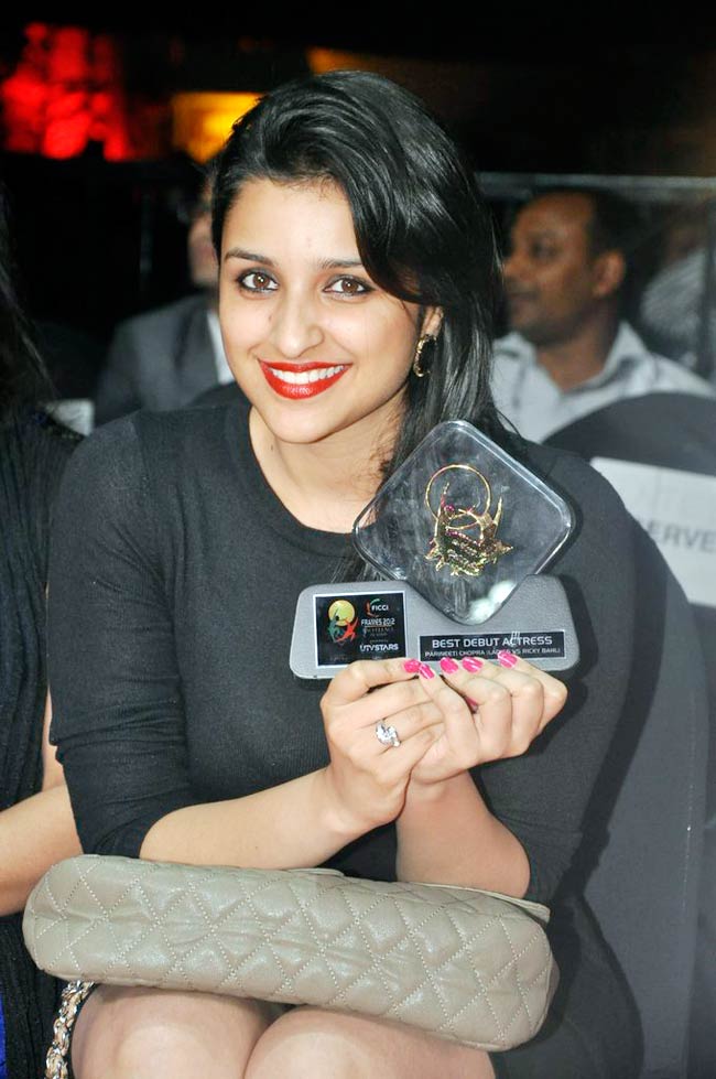 फिक्‍की फ्रेम्‍स अवार्ड के शाम की रंगीनियां | विद्या की अदायें