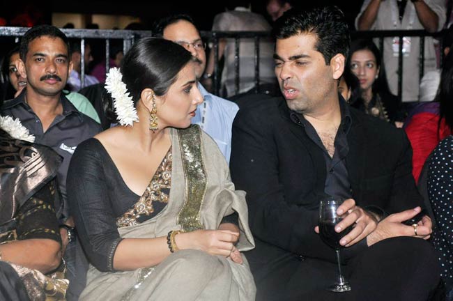 फिक्‍की फ्रेम्‍स अवार्ड के शाम की रंगीनियां | विद्या की अदायें