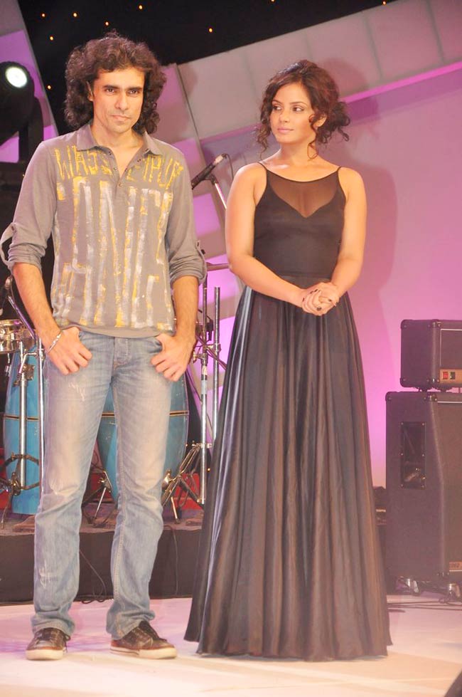 फिक्‍की फ्रेम्‍स अवार्ड के शाम की रंगीनियां | विद्या की अदायें