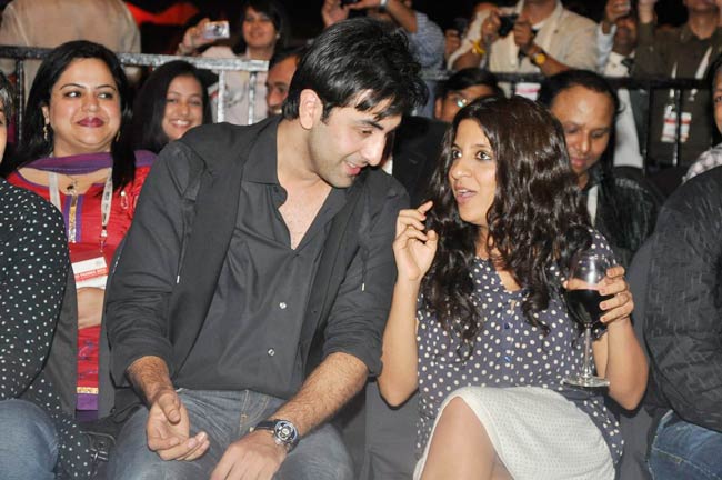 फिक्‍की फ्रेम्‍स अवार्ड के शाम की रंगीनियां | विद्या की अदायें