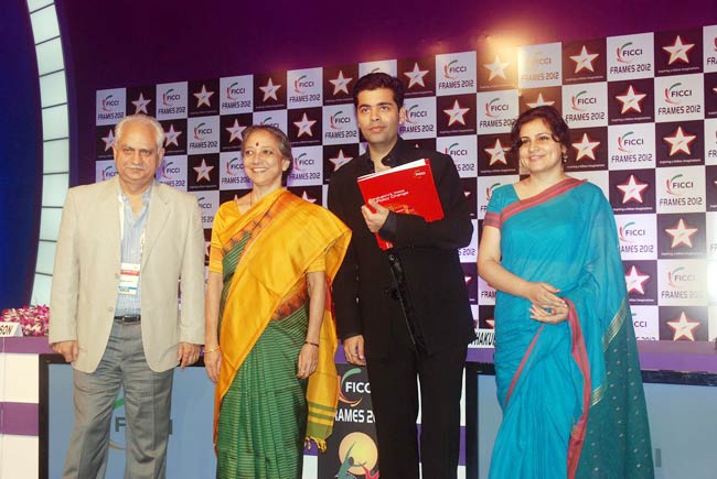 फिक्‍की फ्रेम्‍स अवार्ड के शाम की रंगीनियां | विद्या की अदायें