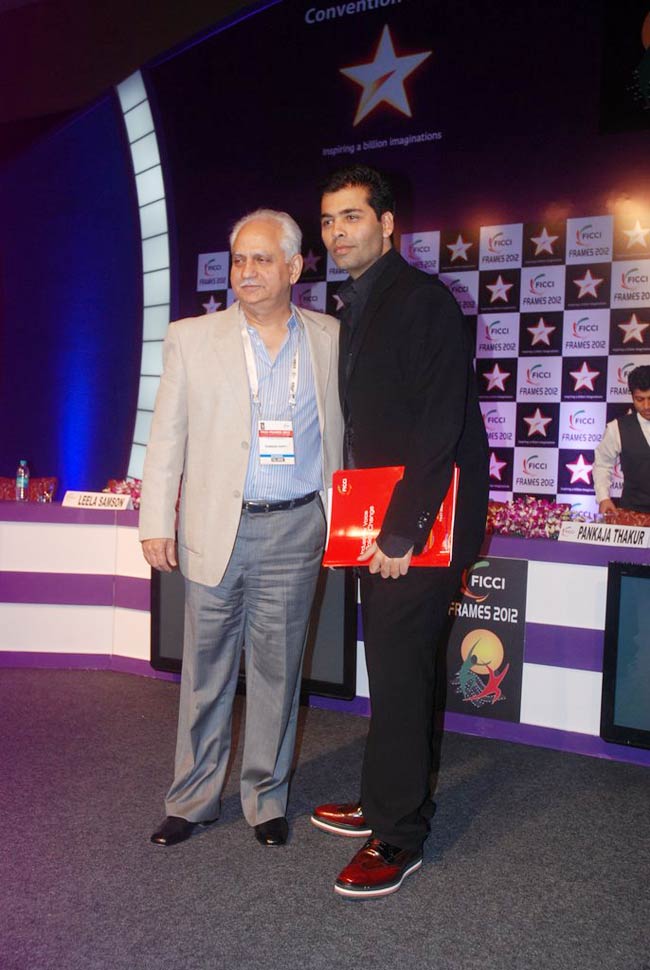 फिक्‍की फ्रेम्‍स अवार्ड के शाम की रंगीनियां | विद्या की अदायें