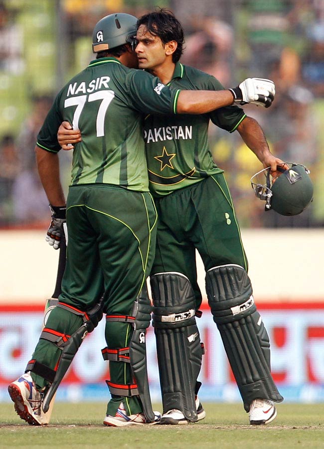 18 मार्च 2012: तस्वीरों में देखें दिनभर की बड़ी खबरें | पढ़ें