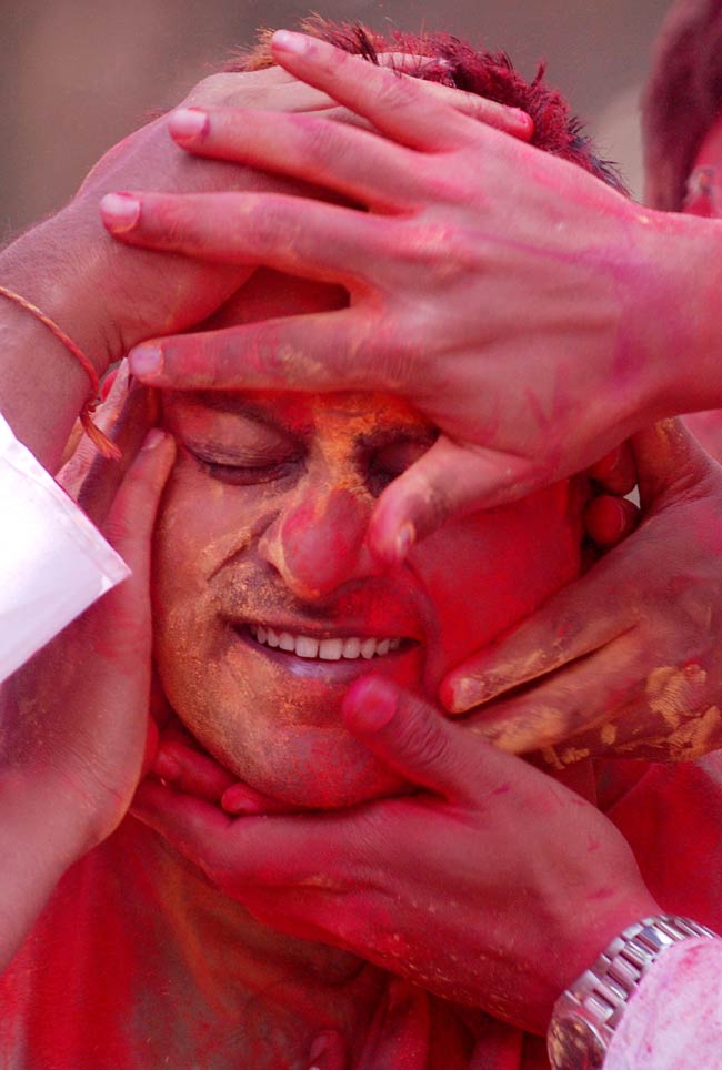 होली पर रंगों में सराबोर हुआ देश | होली के गाने