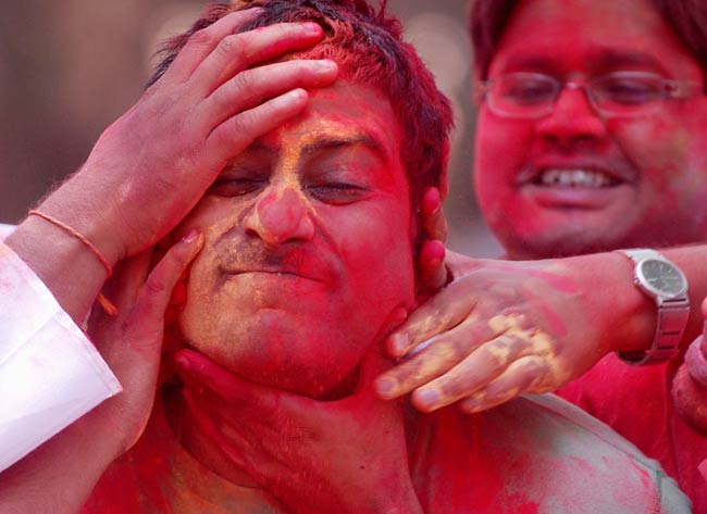 होली पर रंगों में सराबोर हुआ देश | होली के गाने