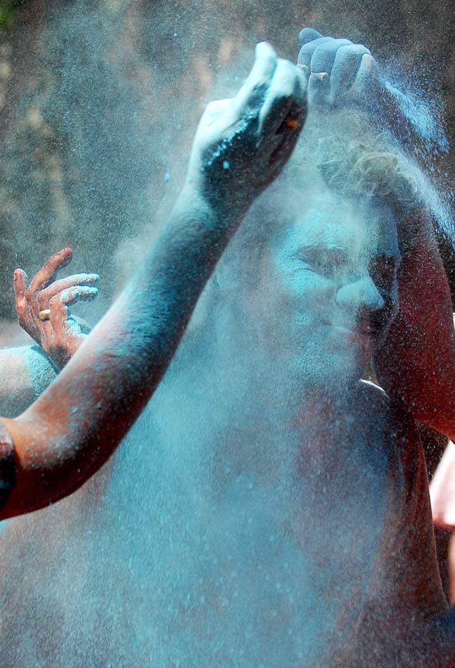 होली पर रंगों में सराबोर हुआ देश | होली के गाने