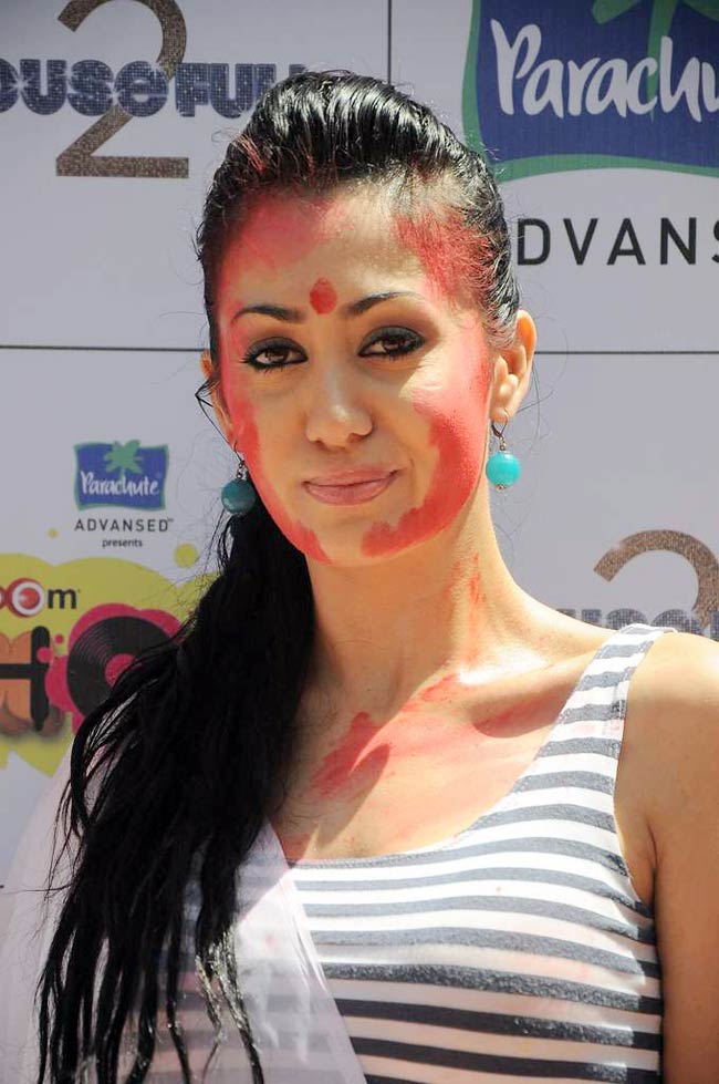 ज़ूम की होली पार्टी में सितारों की धूम । सितारों की मस्‍ती