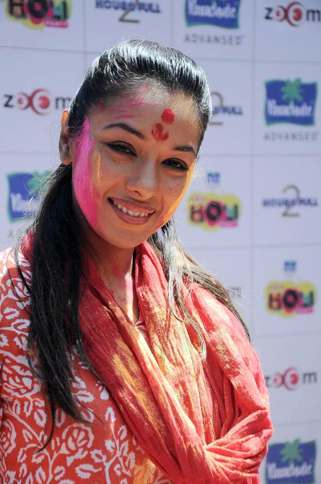 ज़ूम की होली पार्टी में सितारों की धूम । सितारों की मस्‍ती