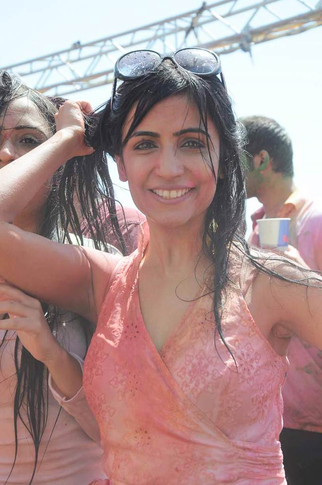 ज़ूम की होली पार्टी में सितारों की धूम । सितारों की मस्‍ती