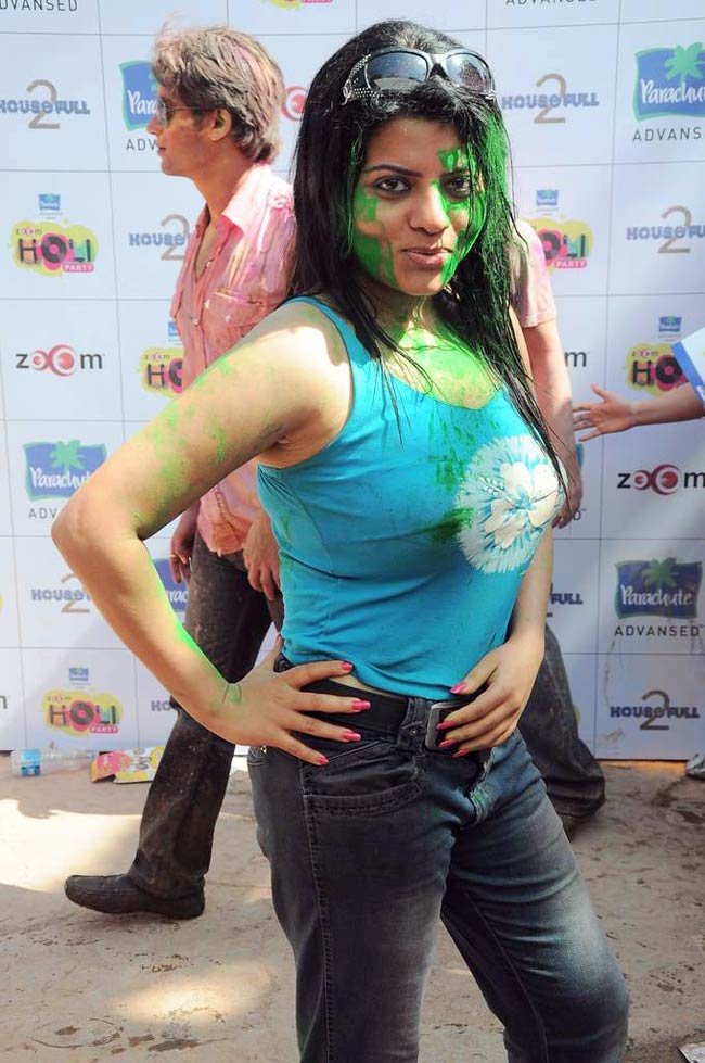 ज़ूम की होली पार्टी में सितारों की धूम । सितारों की मस्‍ती