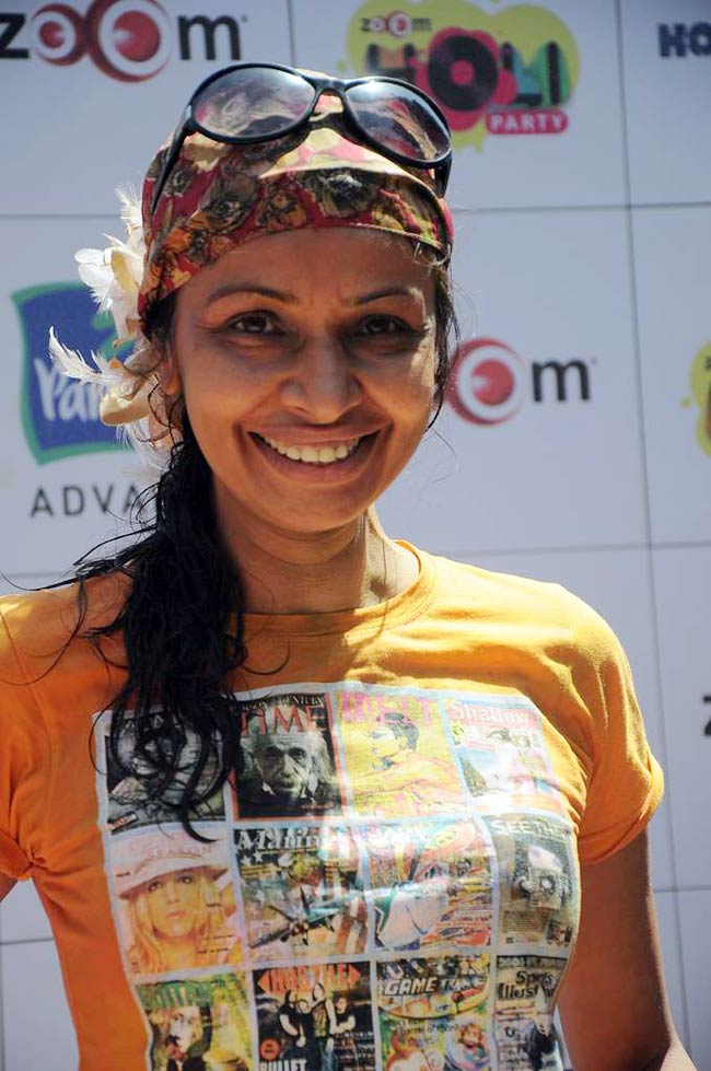 ज़ूम की होली पार्टी में सितारों की धूम । सितारों की मस्‍ती