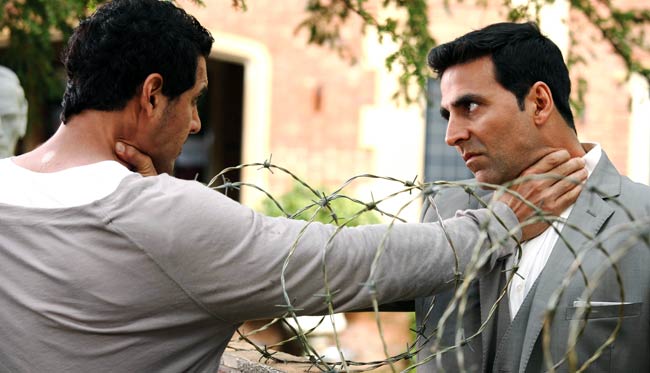 फिल्‍म ‘हाउसफुल 2- द डर्टी डजन’ के कुछ सीन | हिट जोड़ी