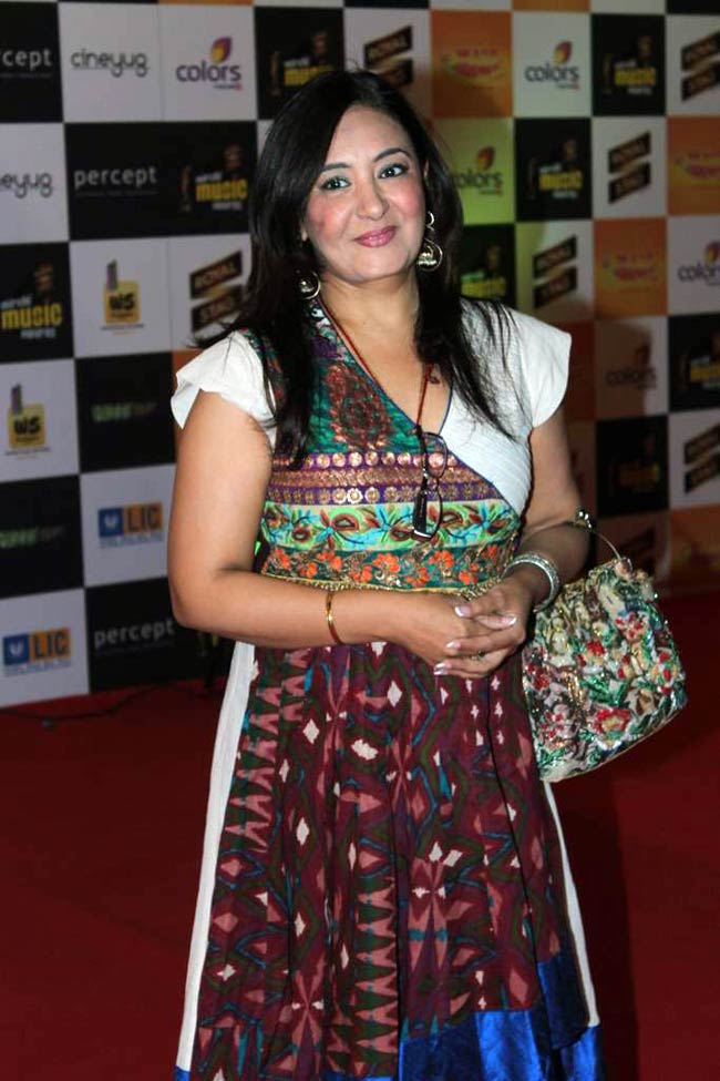 मिर्ची अवार्ड 2012 में ग्लैमर का तड़का | राखी सावंत के ढेरों रूप