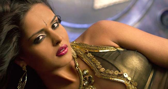 बॉलीवुड में एंट्री को तैयार एक और हसीना  | बोल्‍ड होती बालाएं