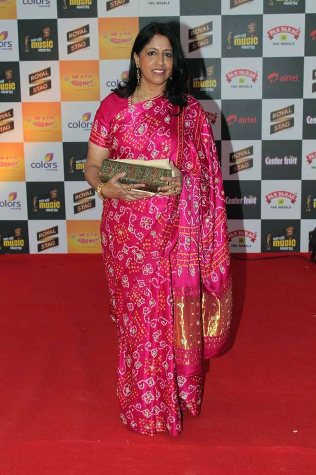 मिर्ची अवार्ड 2012 में ग्लैमर का तड़का | राखी सावंत के ढेरों रूप