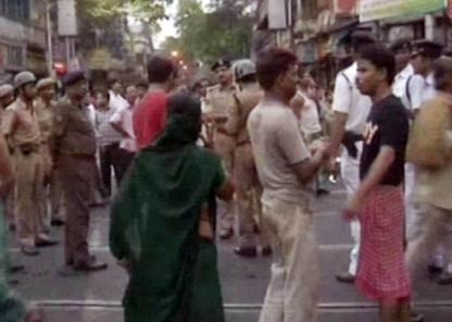 कोलकाता के बाजार में लगी आग, कई दुकानें स्‍वाहा