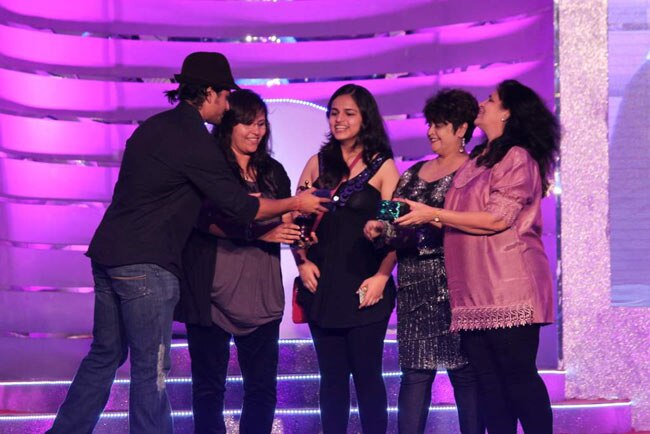 'डर्टी' विद्या को किया गया सम्‍मानित | विद्या की अदायें