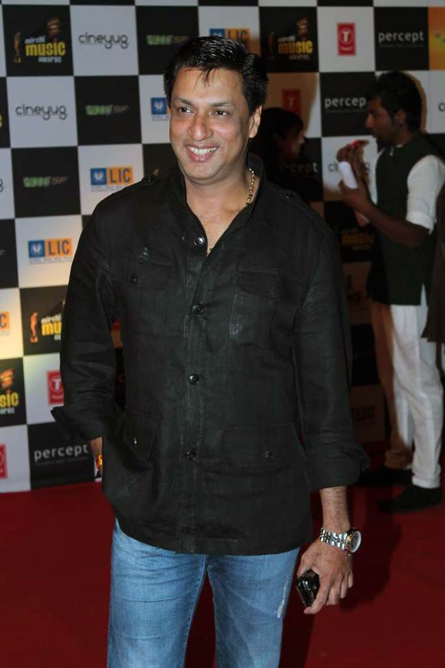 मिर्ची अवार्ड 2012 में ग्लैमर का तड़का | राखी सावंत के ढेरों रूप