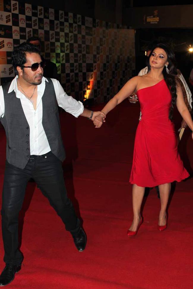 मिर्ची अवार्ड 2012 में ग्लैमर का तड़का | राखी सावंत के ढेरों रूप