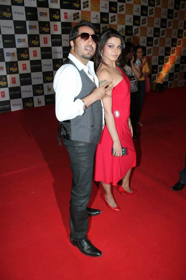 मिर्ची अवार्ड 2012 में ग्लैमर का तड़का | राखी सावंत के ढेरों रूप