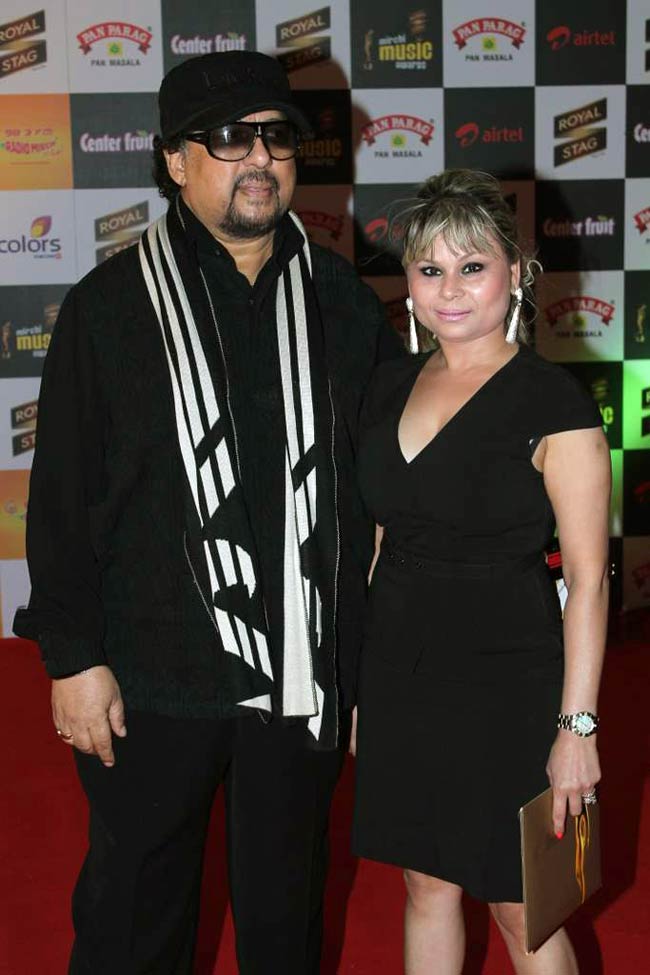 मिर्ची अवार्ड 2012 में ग्लैमर का तड़का | राखी सावंत के ढेरों रूप