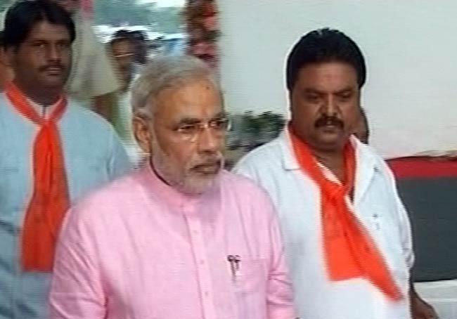 30 मार्च 2012: तस्वीरों में देखें दिनभर की बड़ी खबरें | पढ़ें