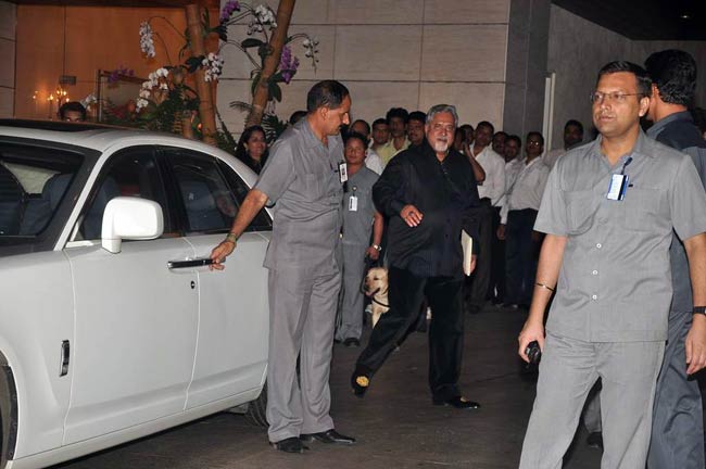 महाशतक के बाद सचिन का 'महास्वागत' | मास्टर का महाशतक