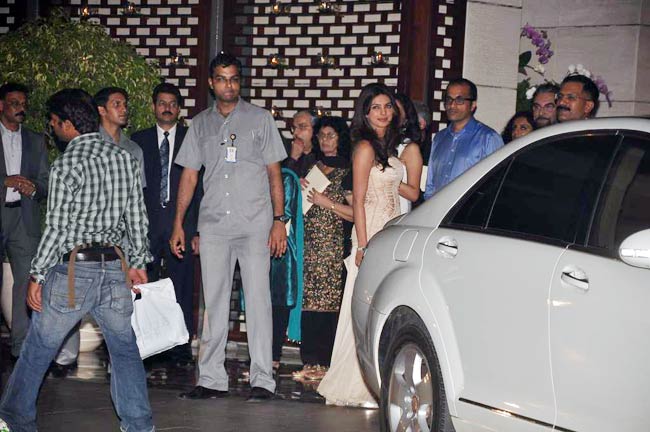 महाशतक के बाद सचिन का 'महास्वागत' | मास्टर का महाशतक