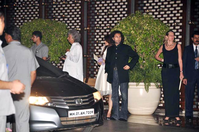 महाशतक के बाद सचिन का 'महास्वागत' | मास्टर का महाशतक