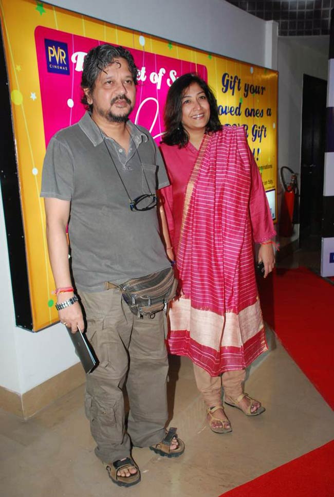 फिल्‍म 'परिंदा' की स्‍पेशल स्‍क्रीनिंग |  सितारों की मस्‍ती