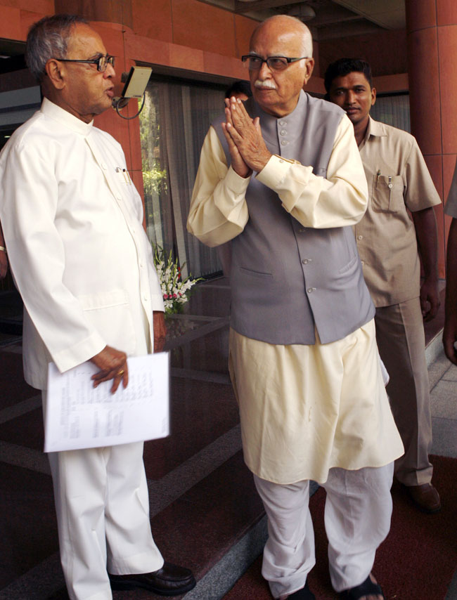 राष्ट्रपति प्रणब मुखर्जी का राजनीतिक सफर | झूम उठे समर्थक