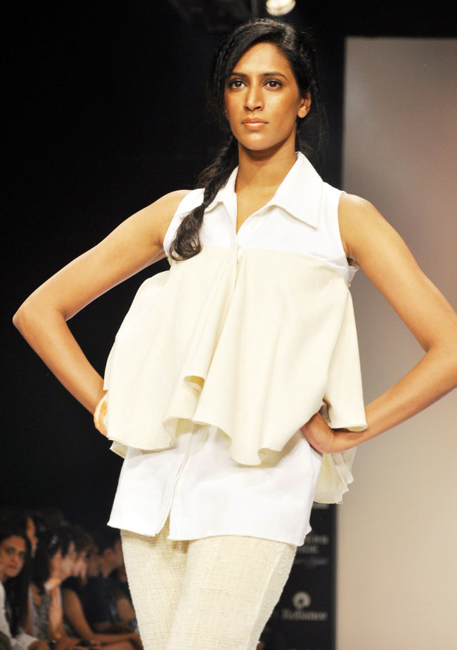 लक्‍मे फैशन वीक के तीसरे दिन की झलकियां...| फैशन वीक: Day 2