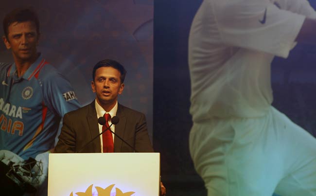 राहुल द्रविड़ को साथियों का 'सलाम' | अनदेखी तस्वीरें