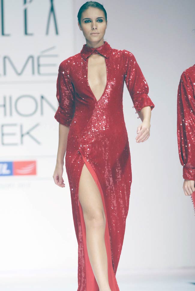 लक्‍मे फैशन वीक के पहले दिन की झलकियां...