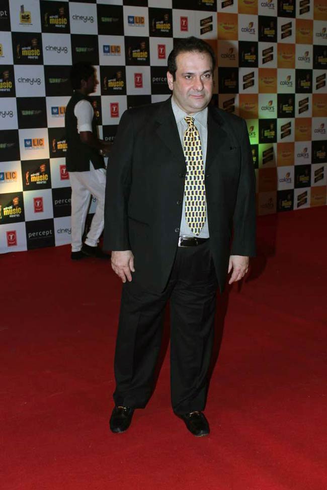 मिर्ची अवार्ड 2012 में ग्लैमर का तड़का | राखी सावंत के ढेरों रूप