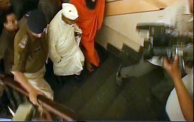 बाबा रामदेव से मिलने हरिद्वार पहुंचे अन्‍ना हजारे