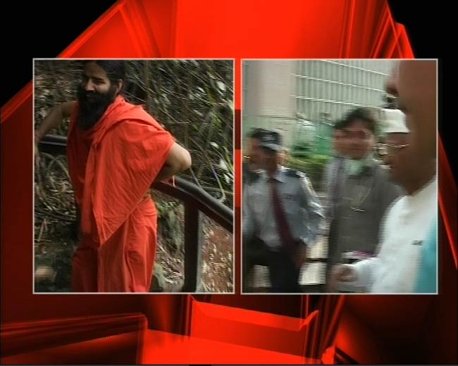 बाबा रामदेव से मिलने हरिद्वार पहुंचे अन्‍ना हजारे